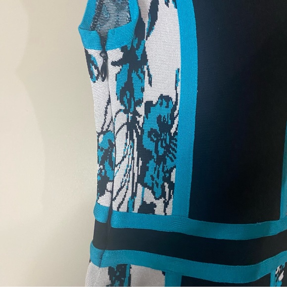 BeBe Color Blocked Floral Bandage Dress - Picture 3 of 6